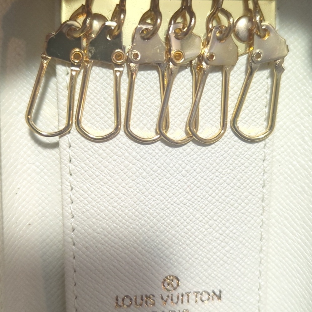 Louis Vuitton Checkered WalletK eyholder - Picture 9 of 9